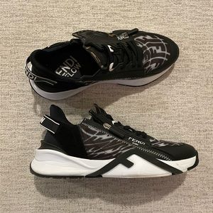 Fendi Flow
Black leather low-tops